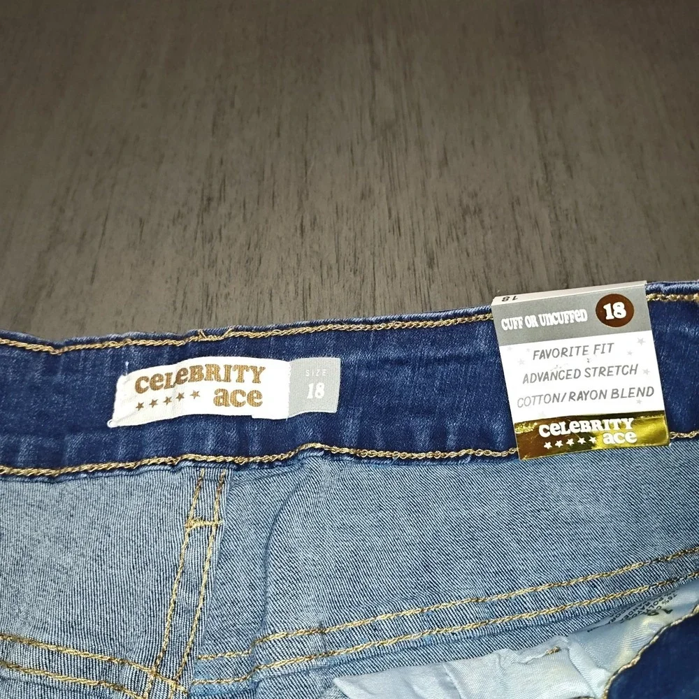 Celebrity Ace Woman's light wash skinny jeans,Size 18